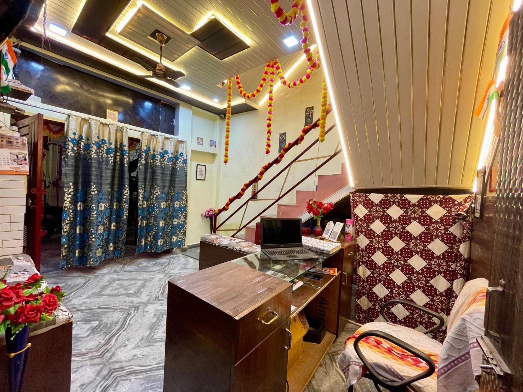 Shivayy Majestic 3 Km From Kashi Vishwanath Temple Hotel